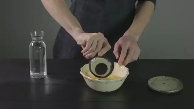 彩丁湯麪 | 爸爸廚房 VOL . 117 細麪條 黑木耳 鮮菇高湯 鹽的做法 步骤1