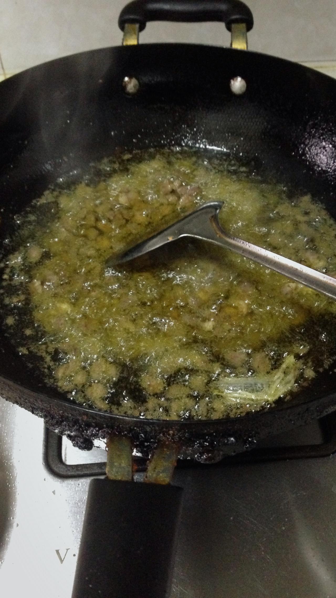 【家庭飯掃光】牛肉菌菇醬的做法 步骤4