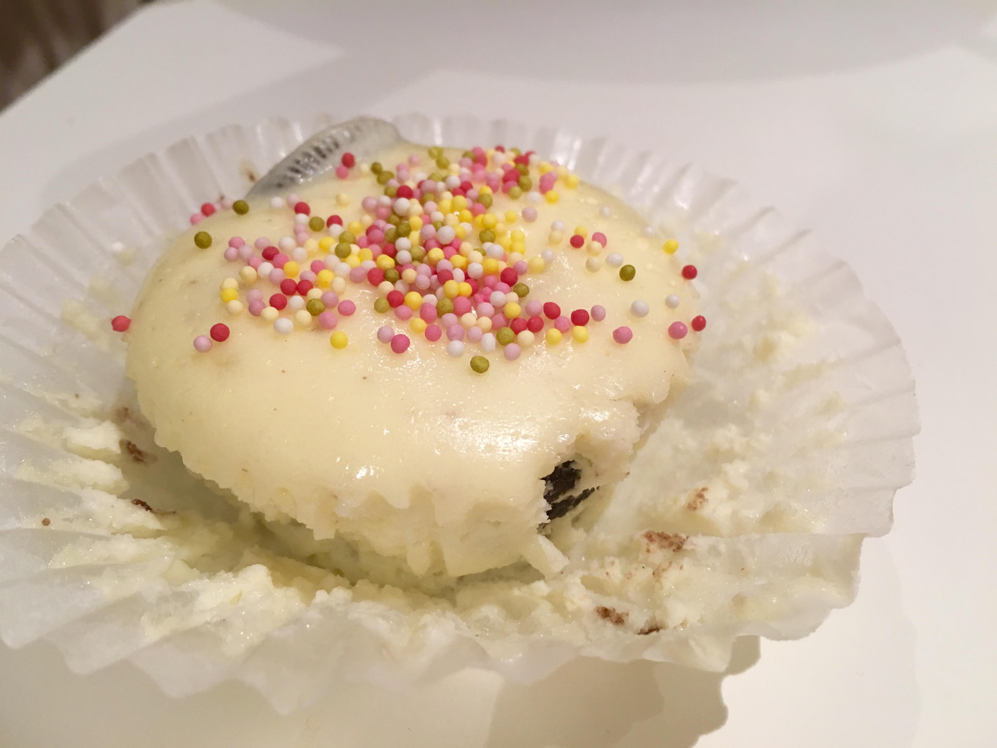 超簡單紙杯奧利奧芝士蛋糕Oreo cupcake cheesecake的做法 步骤14