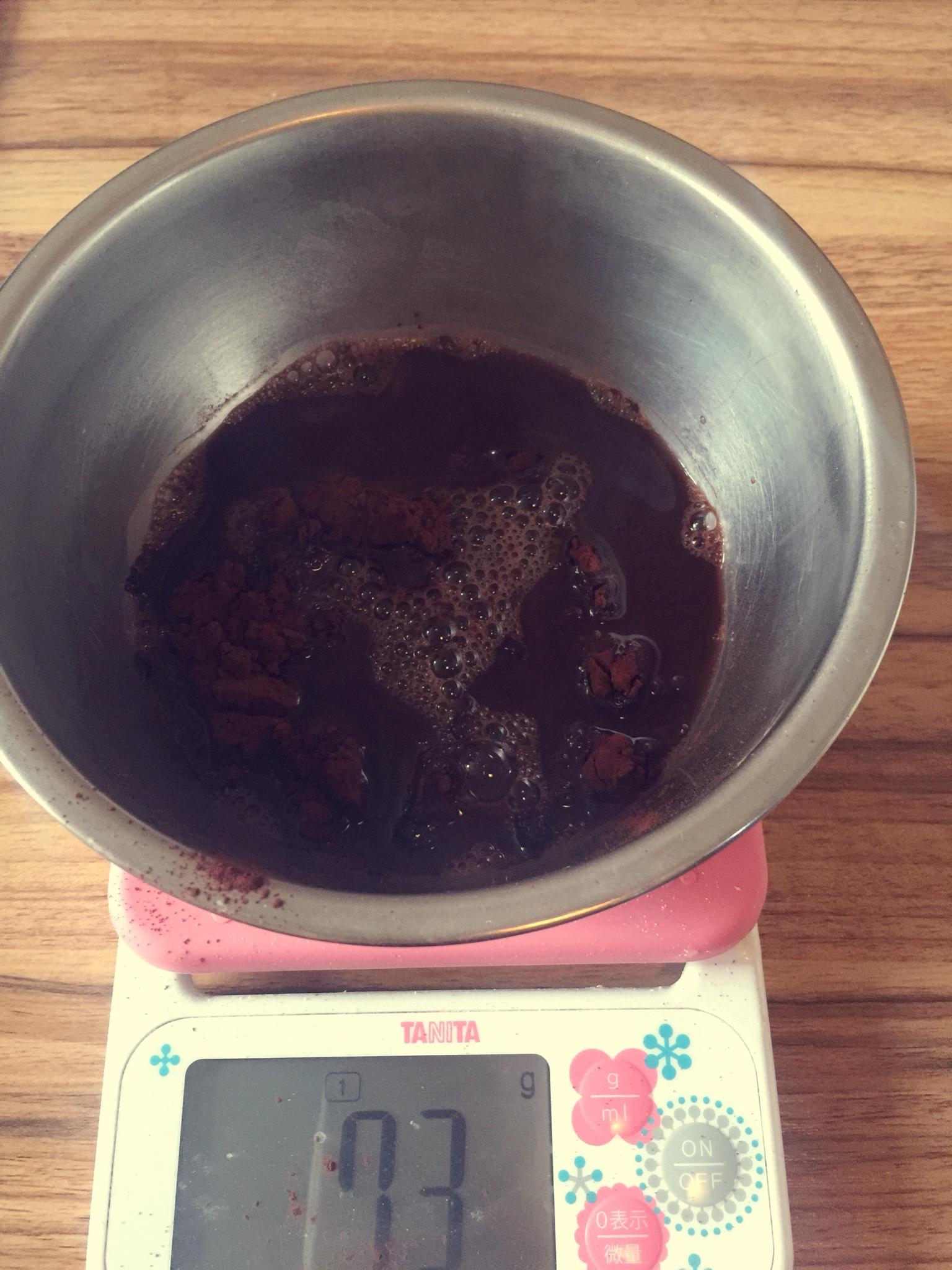 黑巧克力戚風蛋糕的做法 步骤2