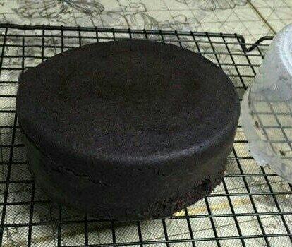 黑料理之煤球蛋糕的做法 步骤7