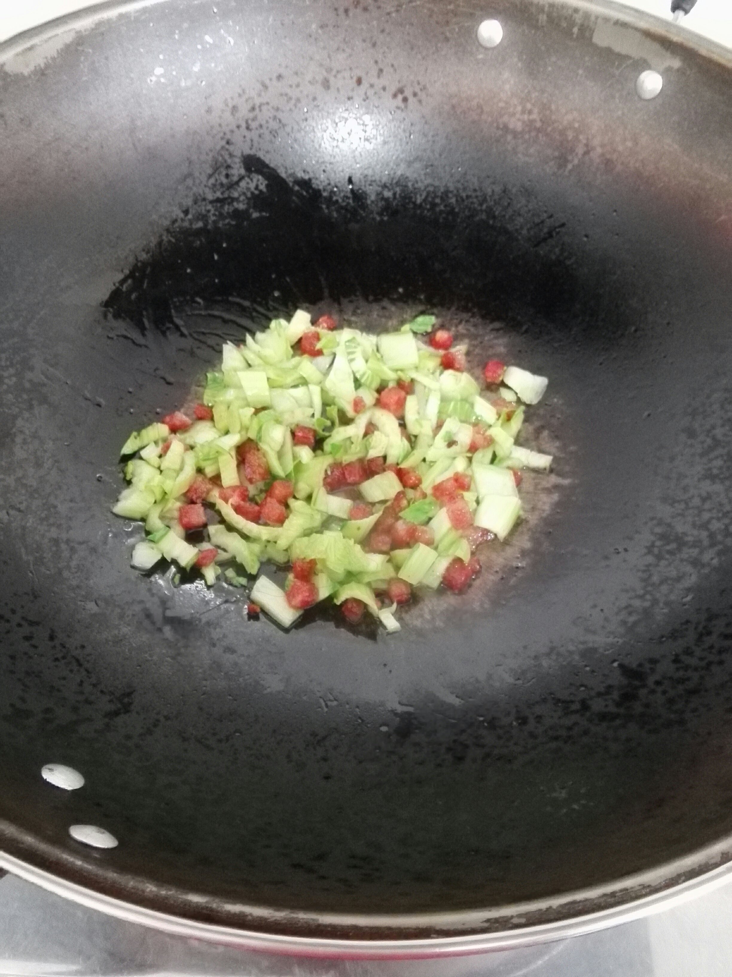 臘腸青菜炒飯的做法 步骤3
