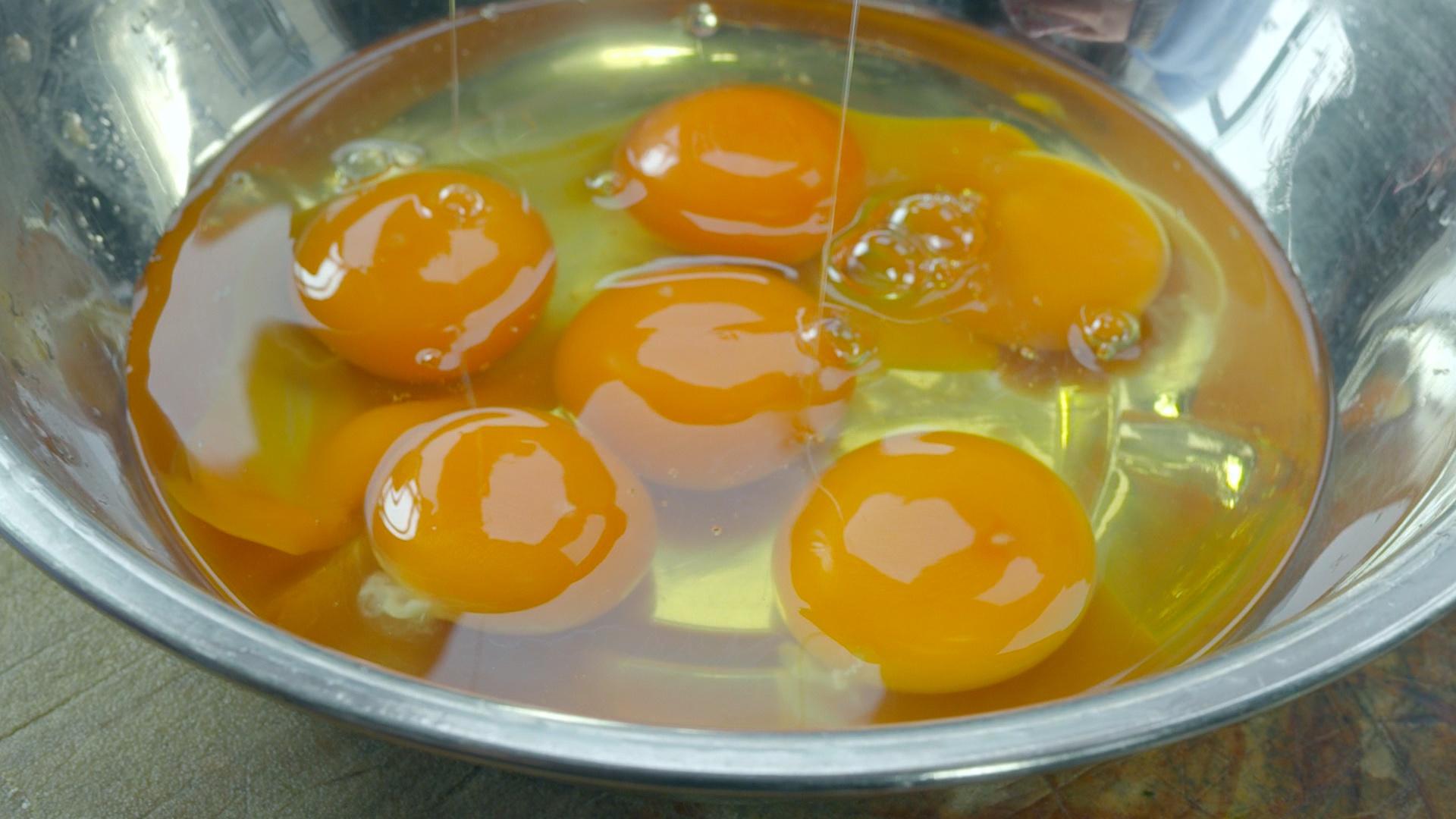 【梅林小廚】香椿土雞蛋·什麼你沒聽說過香椿？？？的做法 步骤3