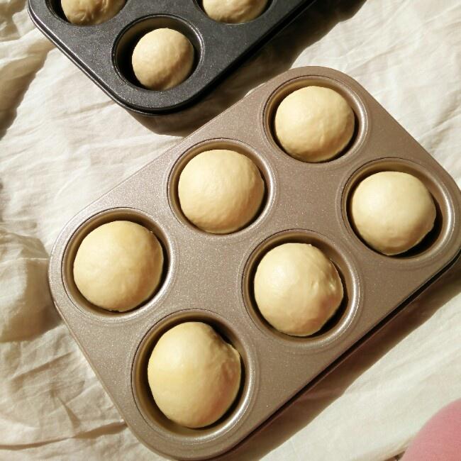 椰蓉奶油小蘑菇麪包的做法 步骤4