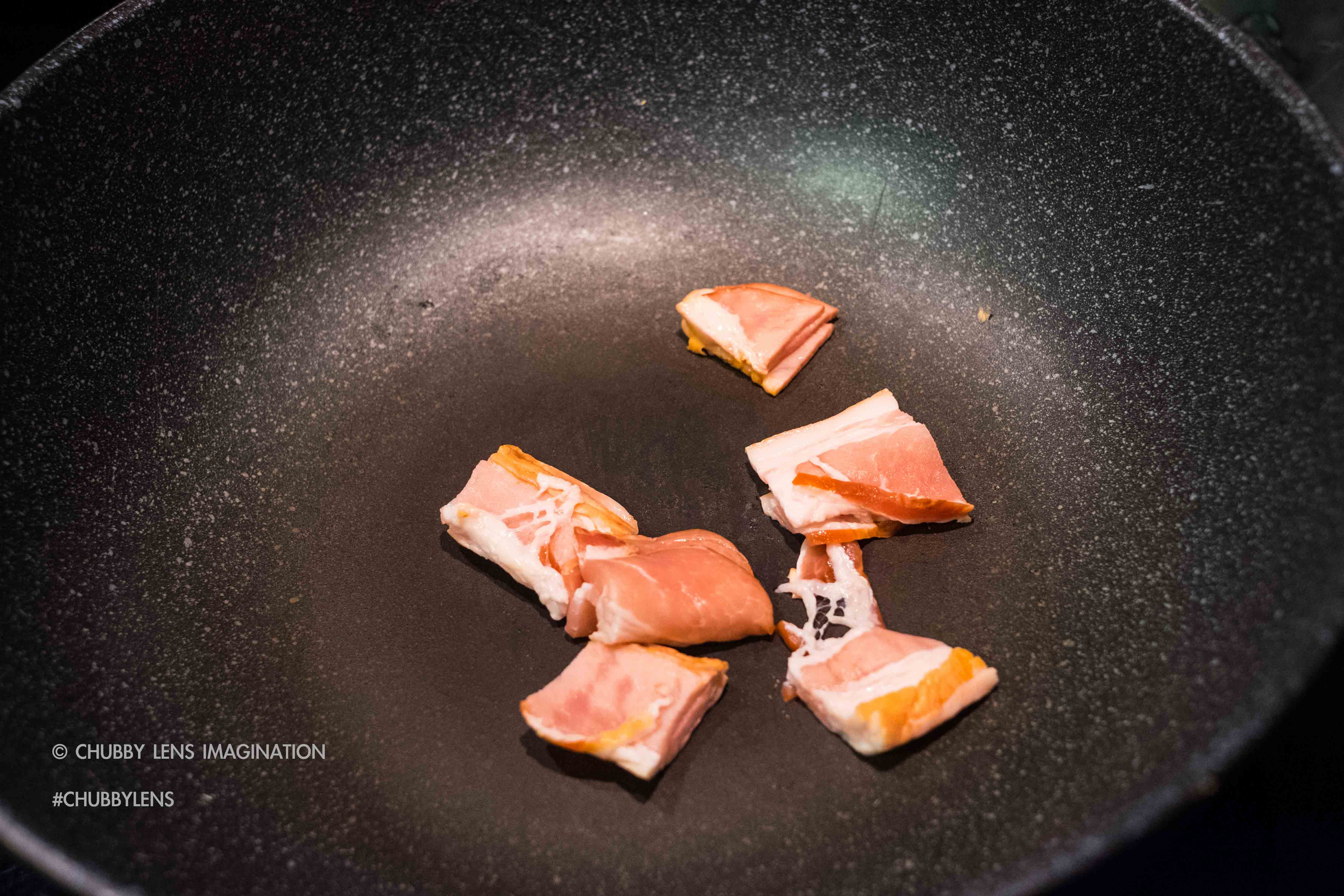 快「意」料理：韭菜豬紅寬面的做法 步骤2