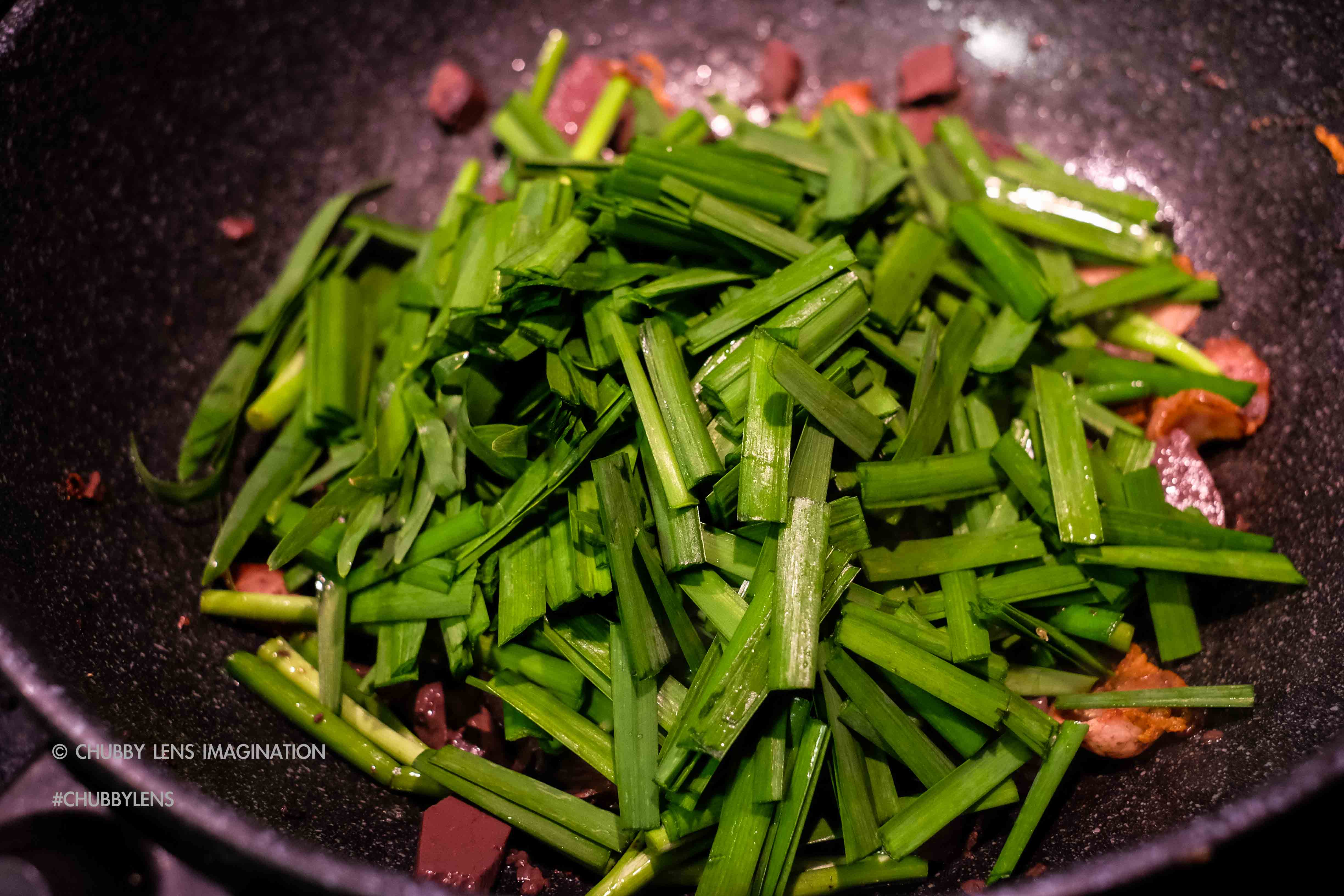 快「意」料理：韭菜豬紅寬面的做法 步骤6