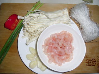 家常快手菜~金針菇粉絲蒸蝦的做法 步骤1