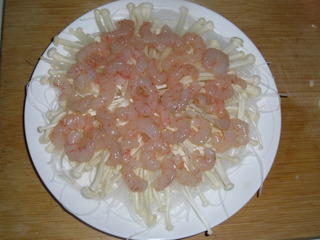 家常快手菜~金針菇粉絲蒸蝦的做法 步骤7