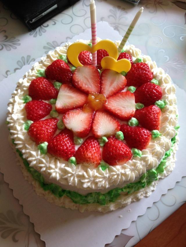 草莓生日蛋糕的做法 步骤11