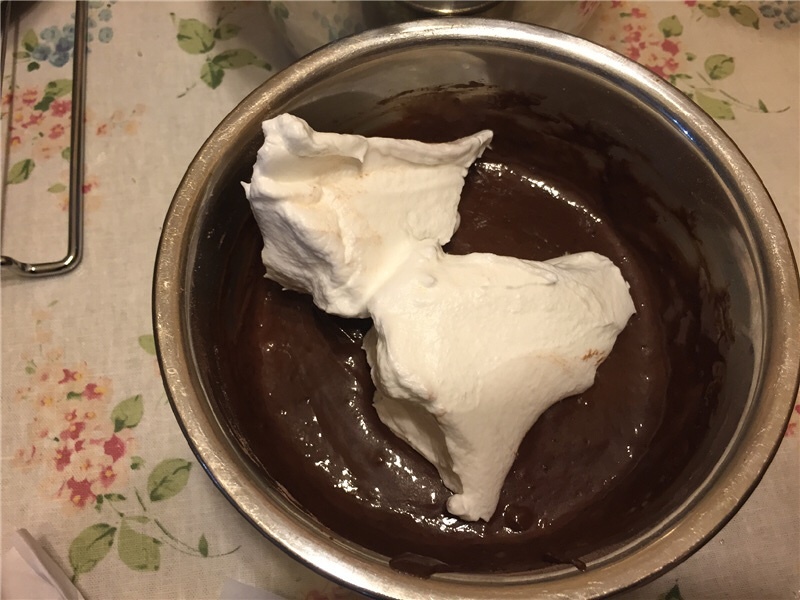 巧克力戚風裸蛋糕的做法 步骤13