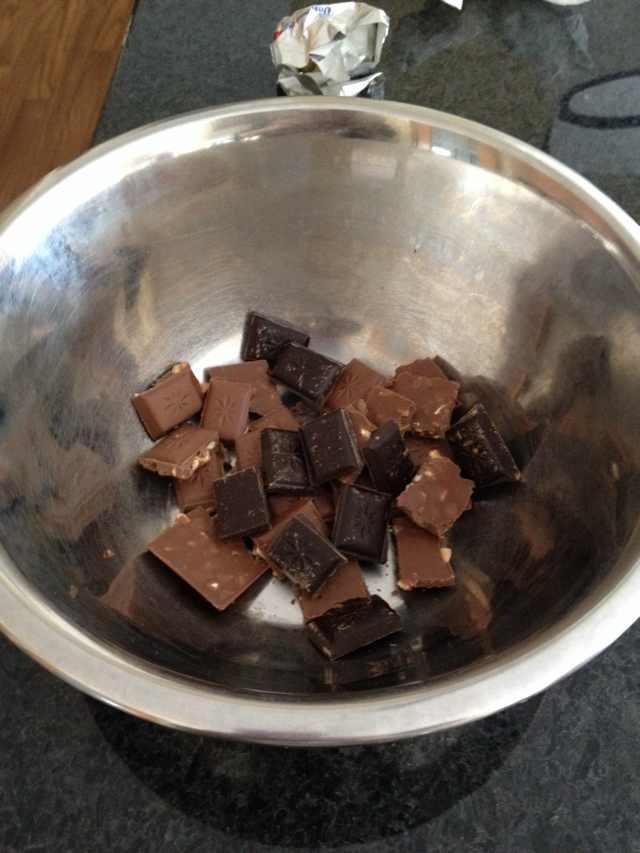挑戰21cake的黑白巧克力慕斯的做法 步骤2