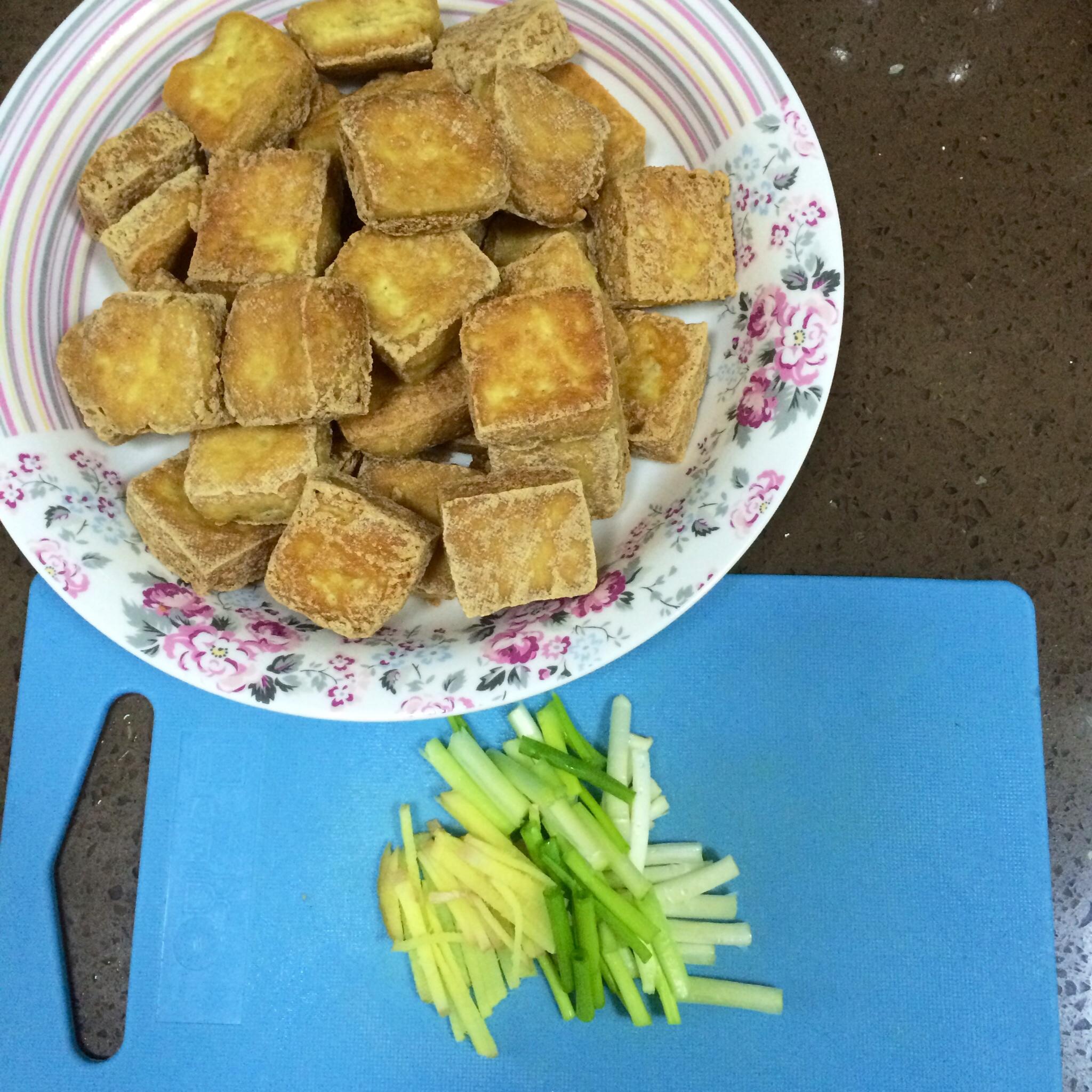 超級下飯的紅燒臭豆腐的做法 步骤2