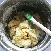豆沙一口酥的做法 步骤5