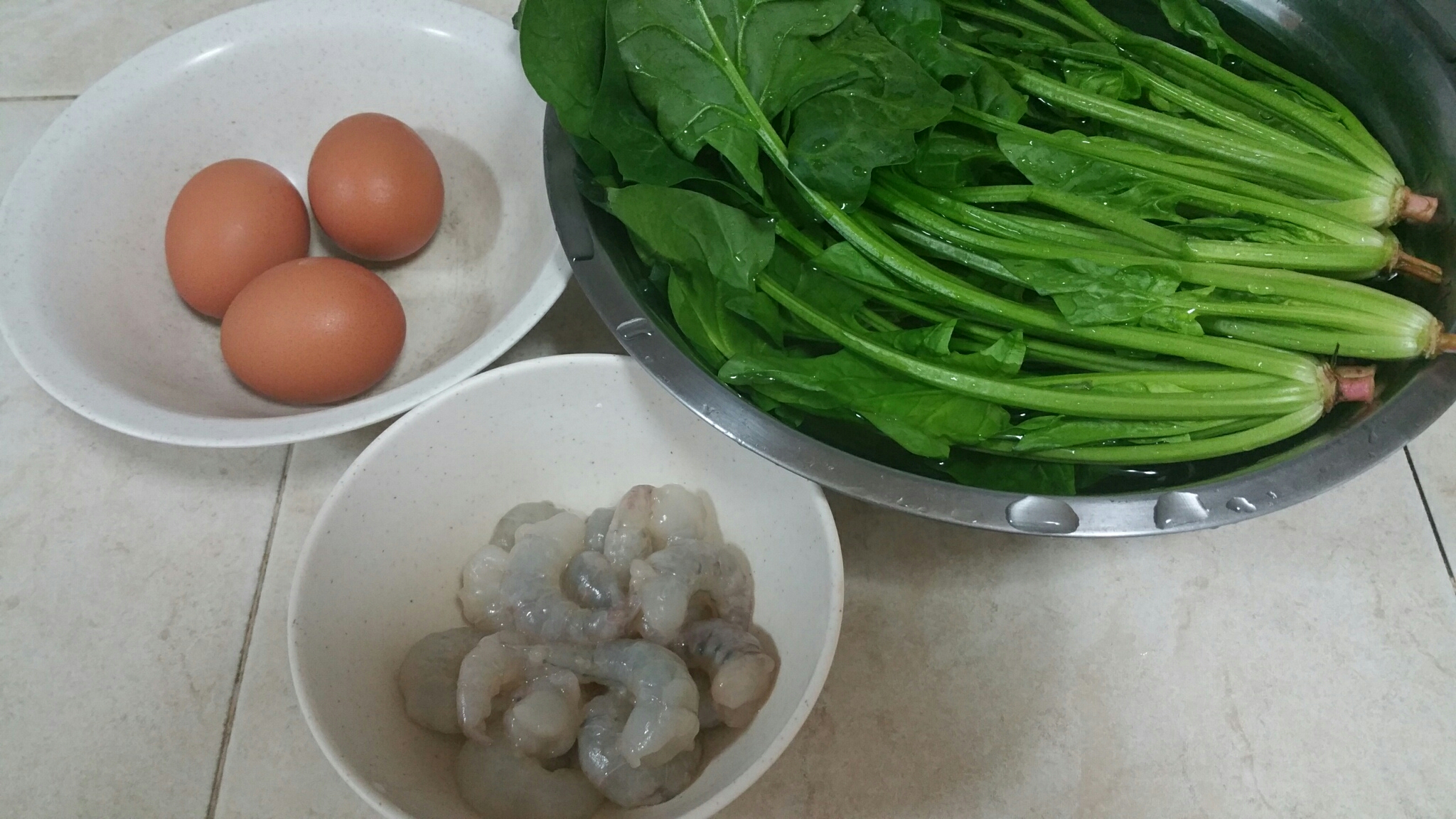 菠菜蝦仁蒸蛋的做法 步骤1