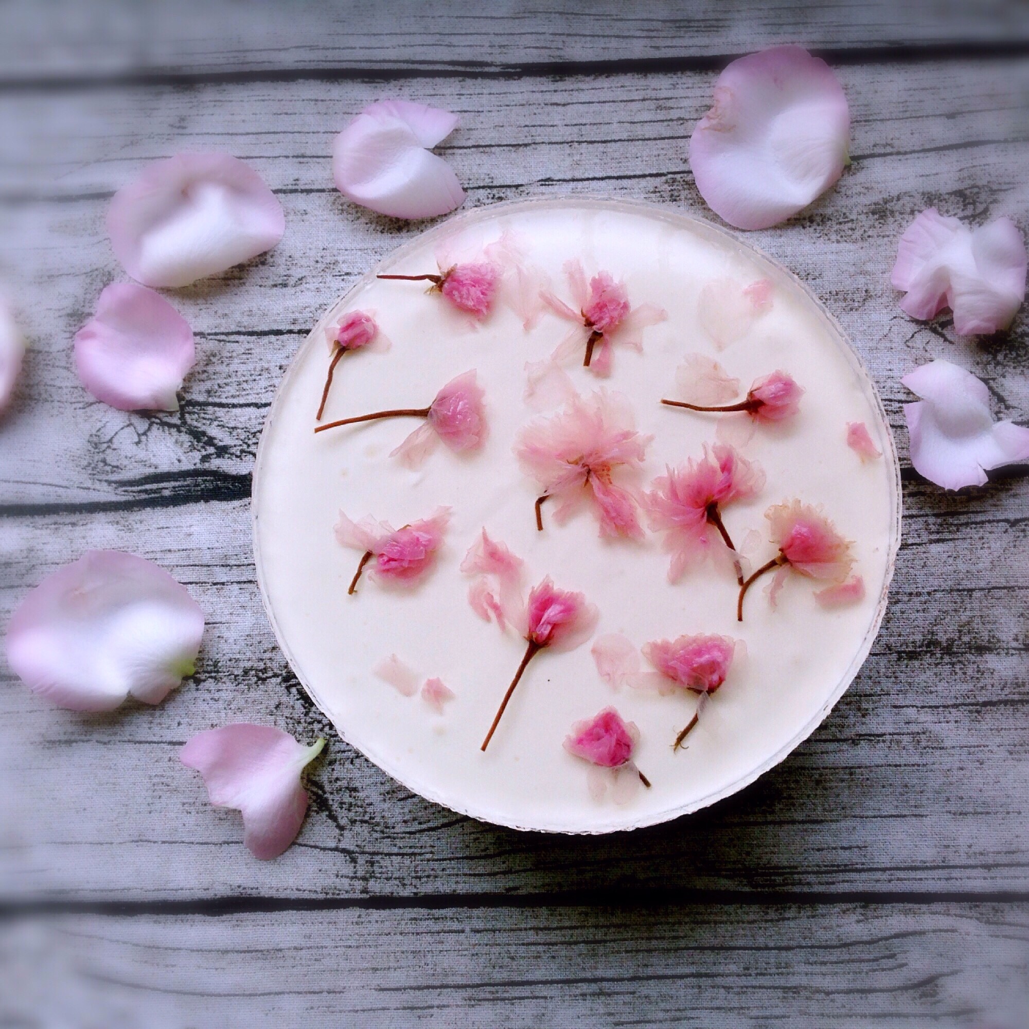櫻花酸奶慕斯蛋糕（免烤）的做法 步骤11