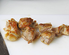 芝麻菜松仁香煎雞腿肉的做法 步骤5