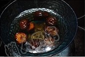 電飯鍋版臘腸煲仔飯的做法 步骤1