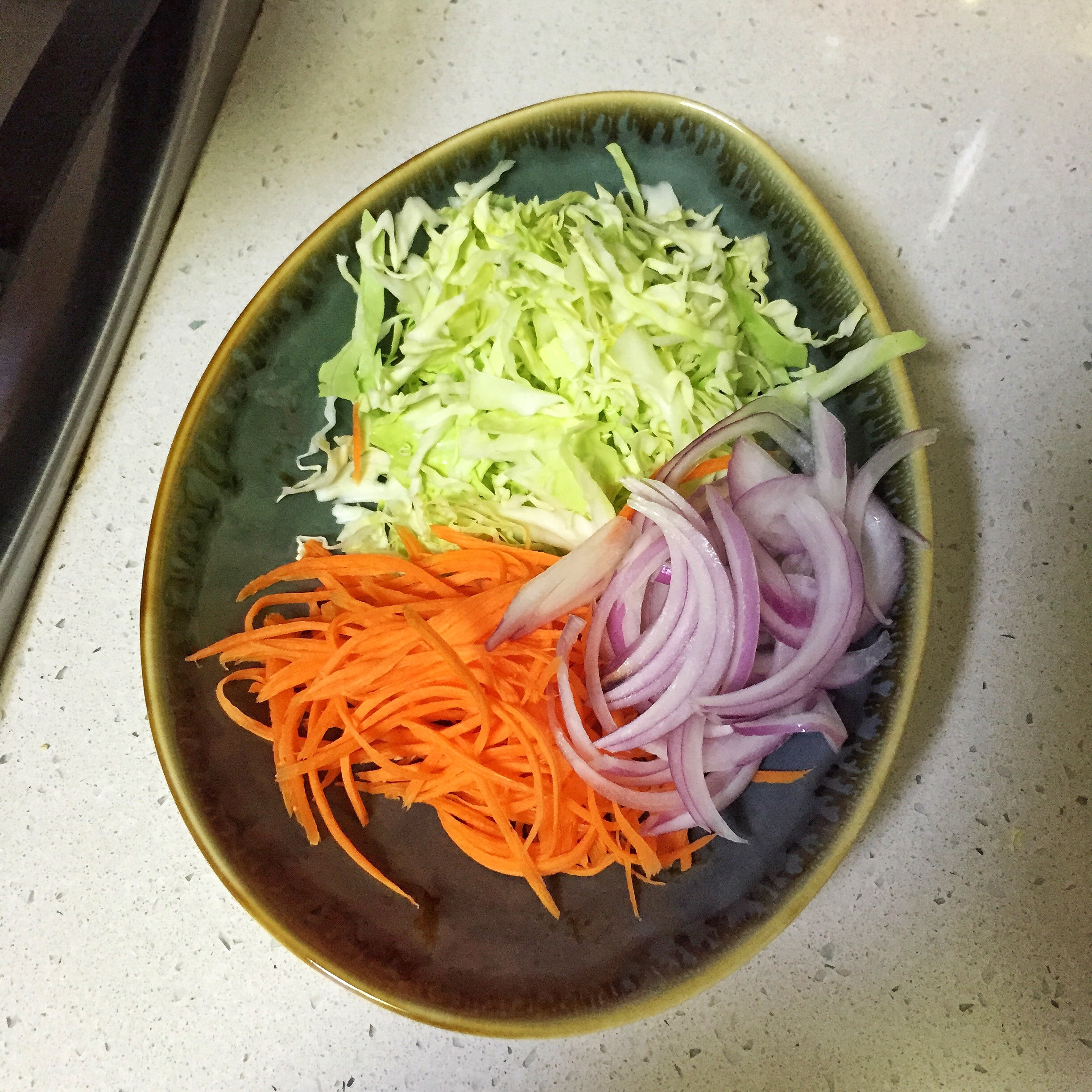 快手一人食------日式味噌時蔬煲仔紅米飯（陶瓷鍋版）的做法 步骤2