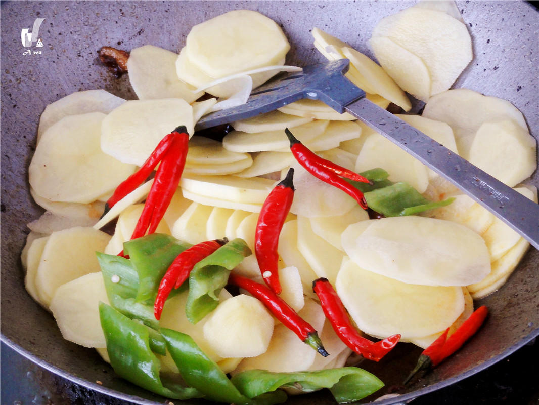 超級下飯的香辣土豆片的做法 步骤5