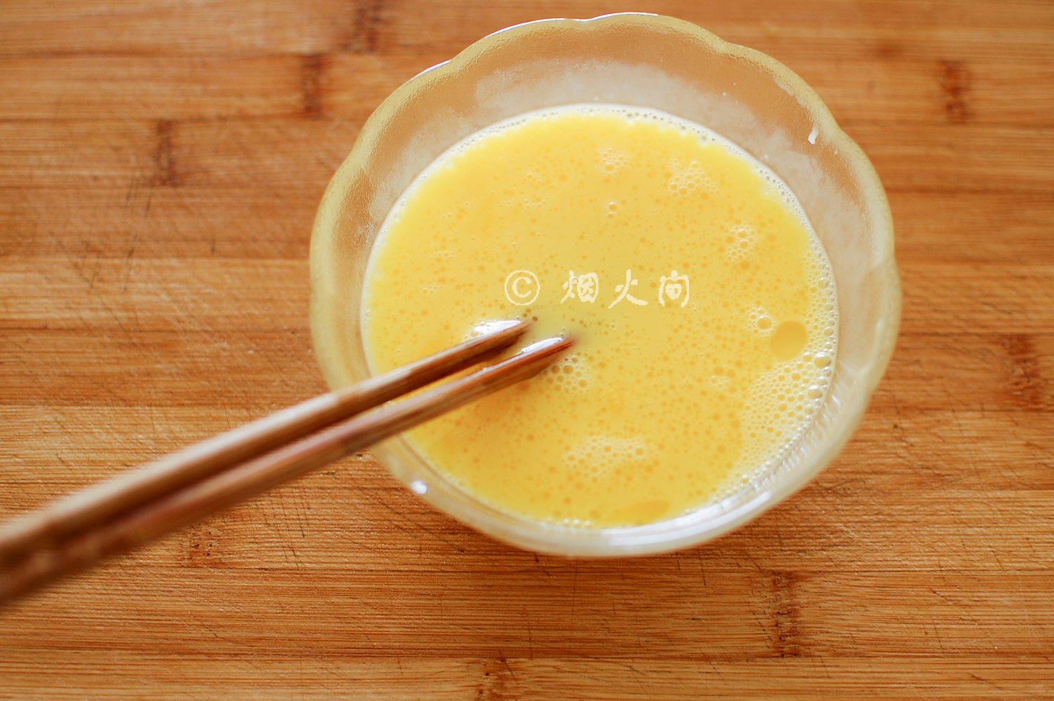 秋葵鮮菇炒蛋的做法 步骤3