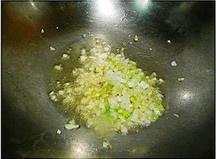 雙孢菇炒西蘭花的做法 步骤6
