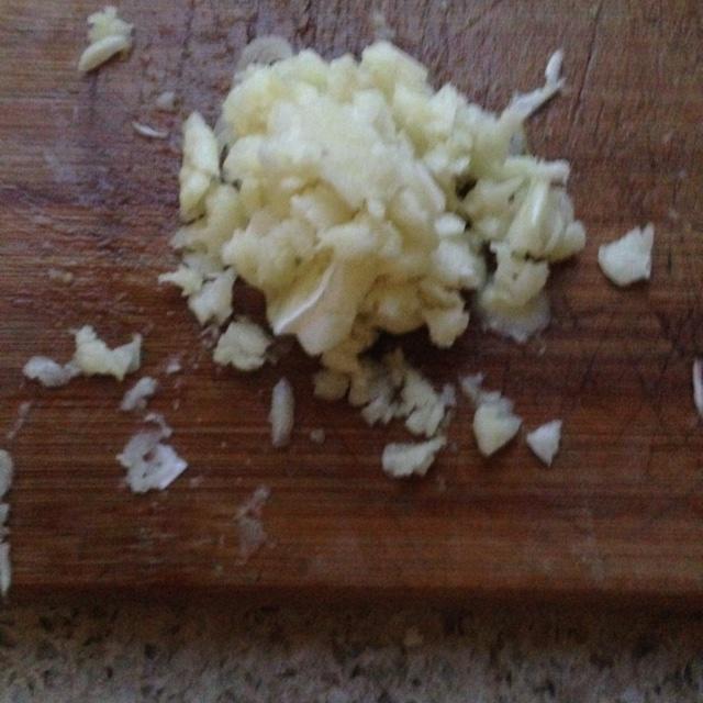 蒜香雙孢菇的做法 步骤3