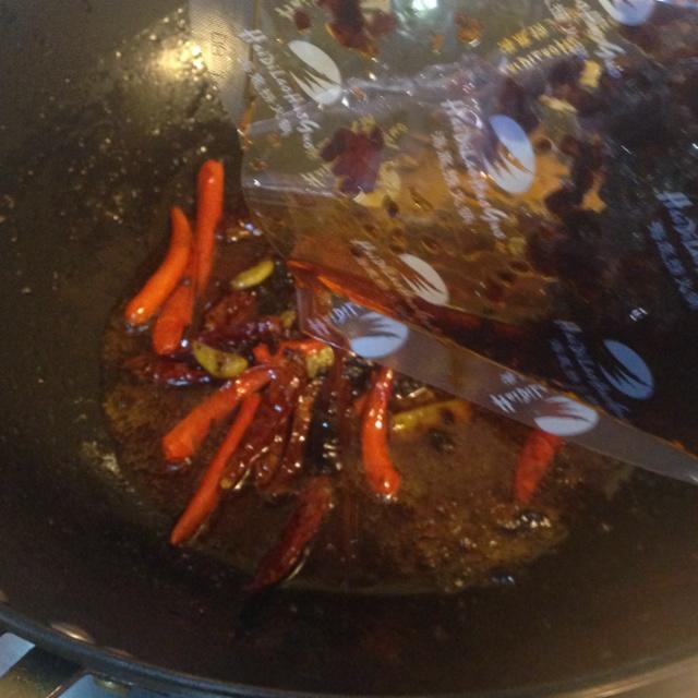 麻辣幹鍋雞翅的做法 步骤7