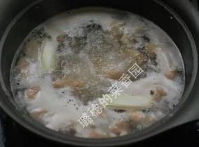 幹鍋肥腸的做法 步骤5