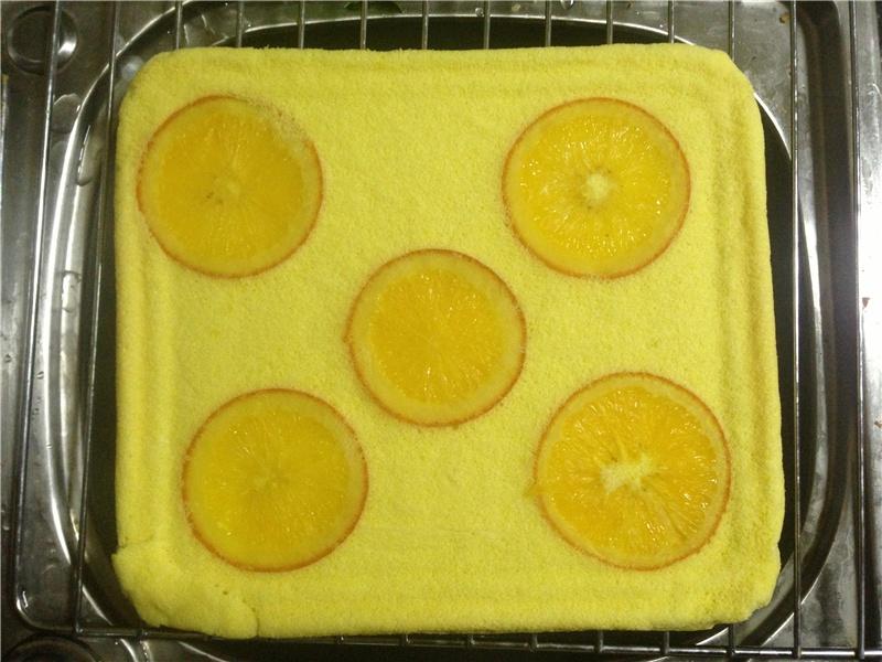 橙香蛋糕卷的做法 步骤16