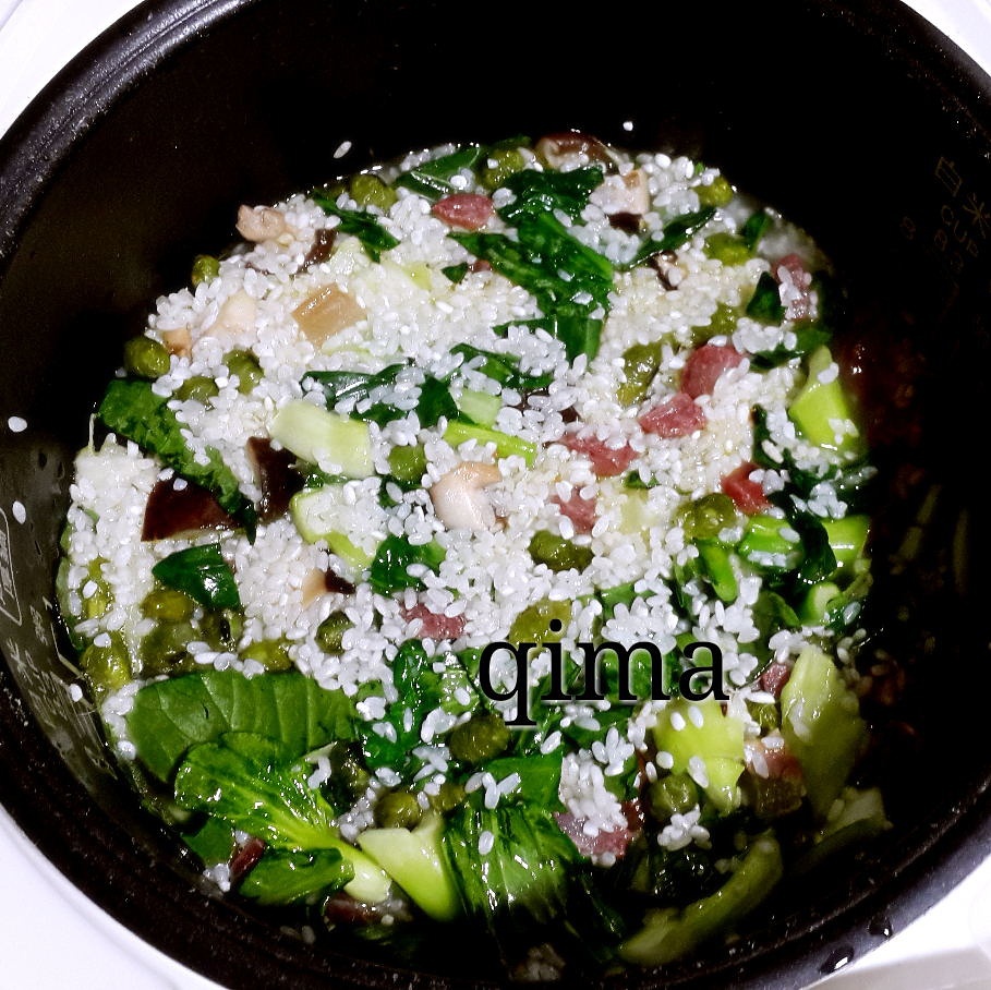 香腸鹹肉青菜燜飯的做法 步骤7