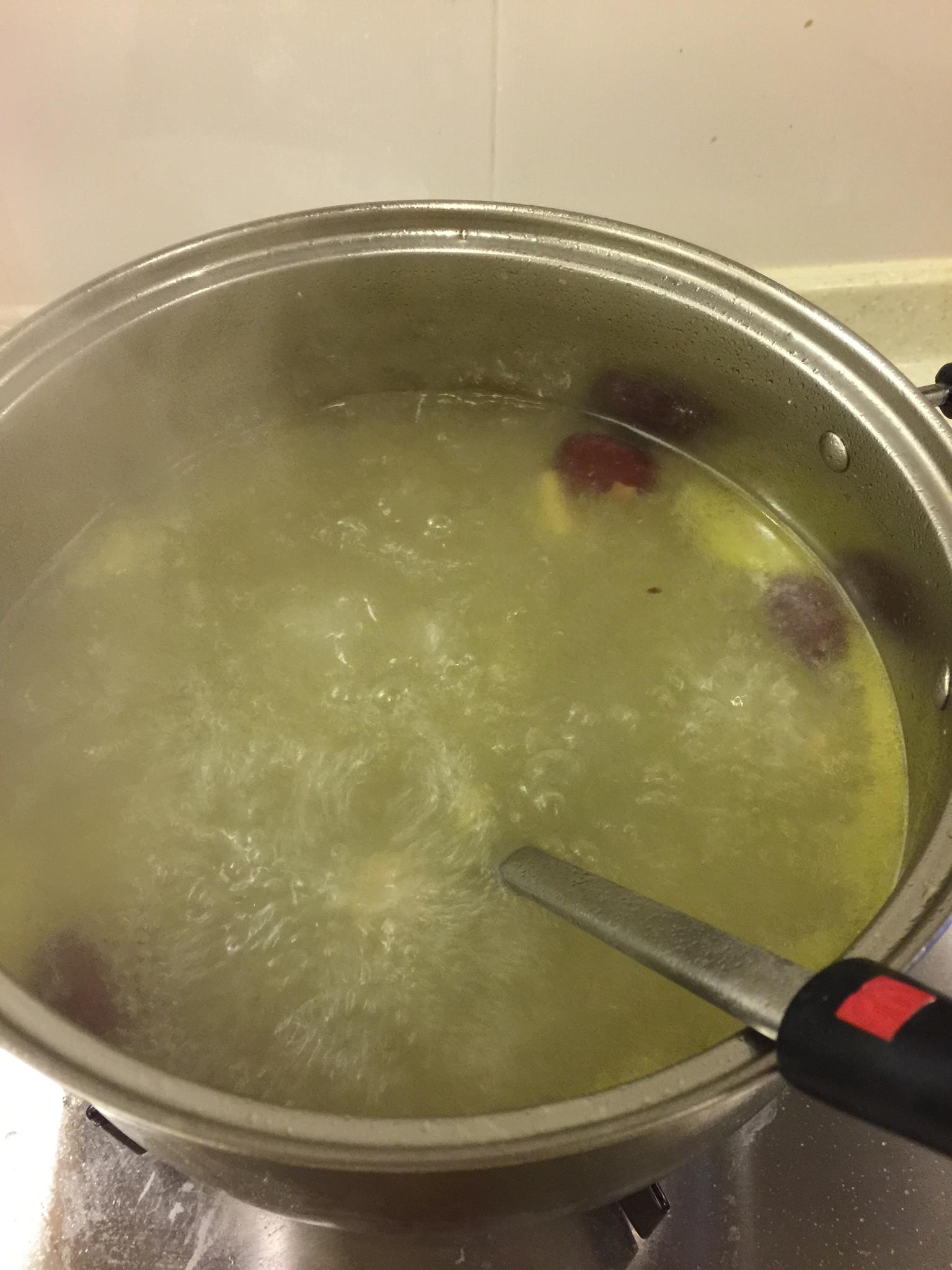 清淡雞湯（特別製法）的做法 步骤3