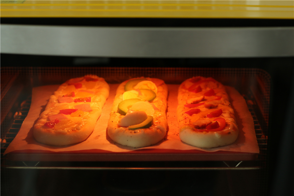 五分鐘烤熟石板閃電披薩（內附麪糰轉移到石板視訊）的做法 步骤14