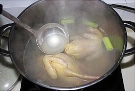 棗杞乳鴿湯的做法 步骤5