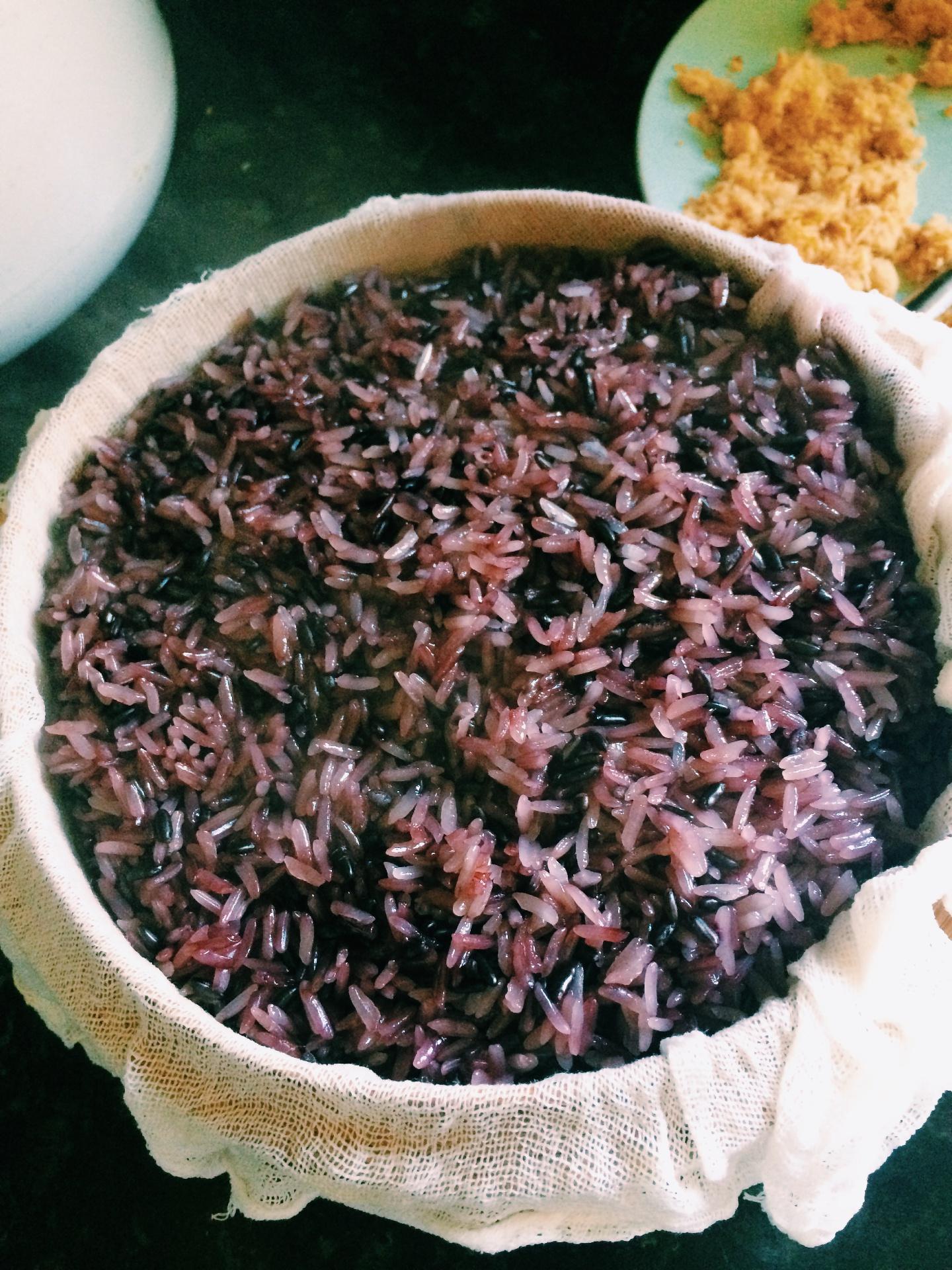 紫米粢飯糰的做法 步骤2