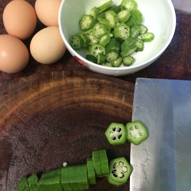 秋葵煎蛋的做法 步骤1