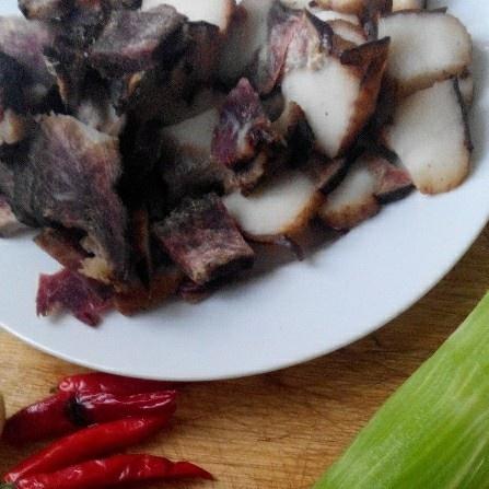 幹鍋萵筍臘肉的做法 步骤1