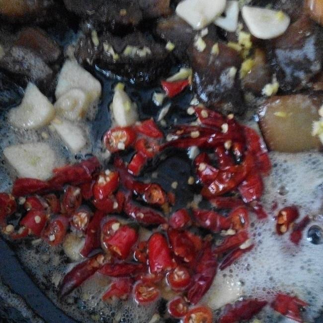 幹鍋萵筍臘肉的做法 步骤8