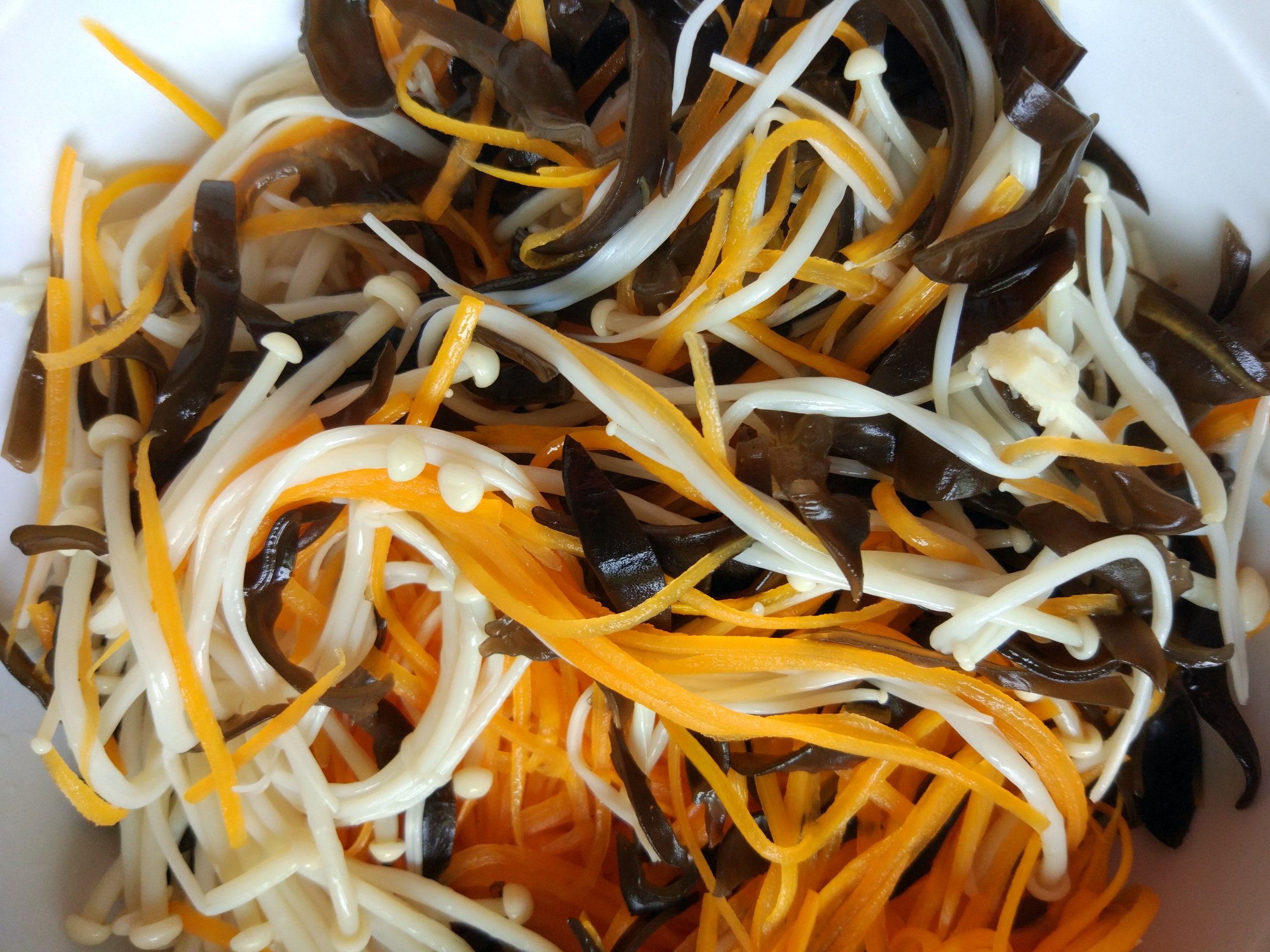 開胃快手菜——涼拌金針菇的做法 步骤2