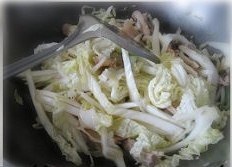 白菜燉凍豆腐的做法 步骤3