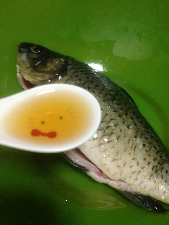 涼拌鯽魚-最好吃的鯽魚的做法 步骤1