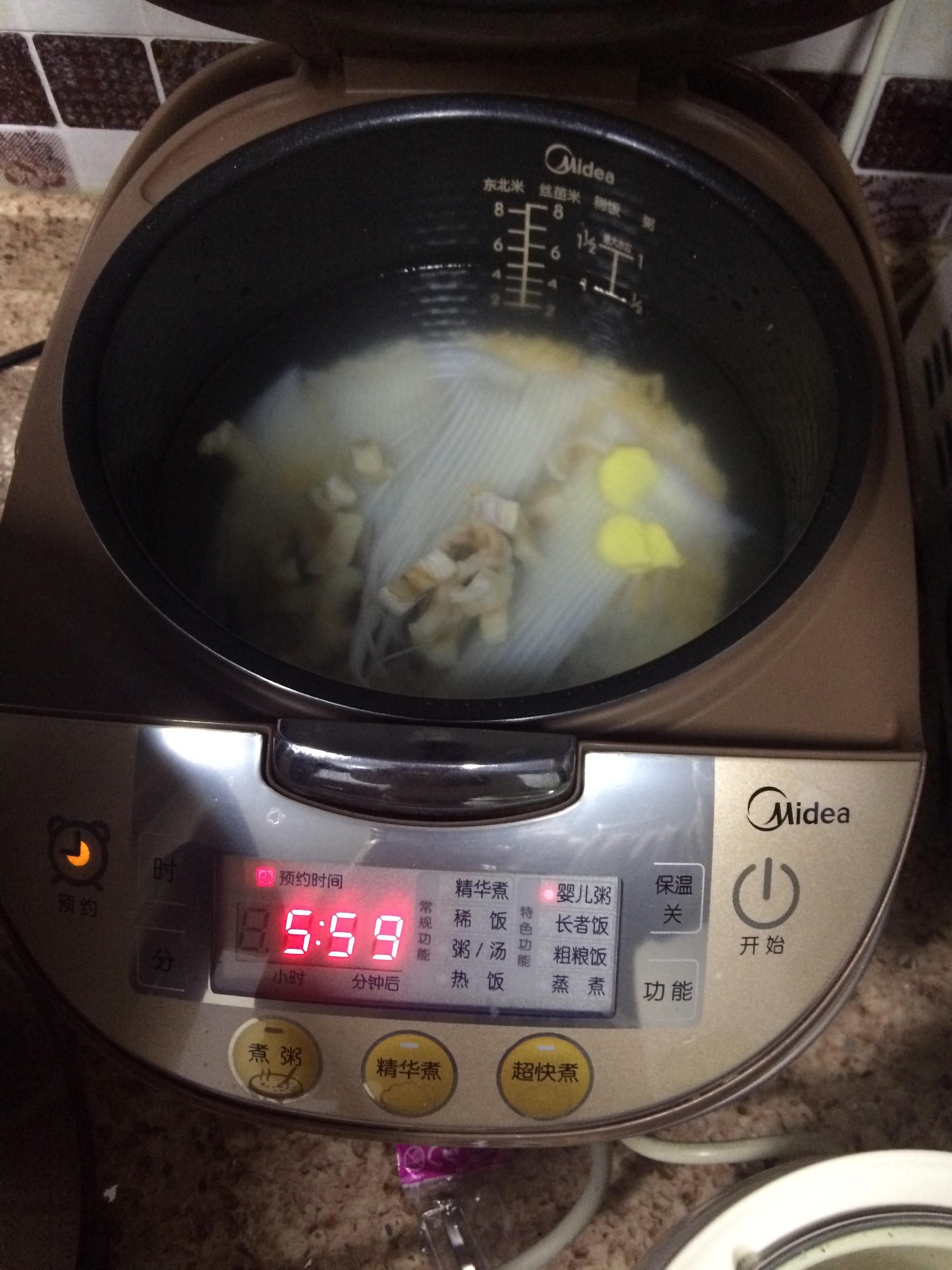 花膠瑤柱(乾貝)瘦肉粥的做法 步骤6