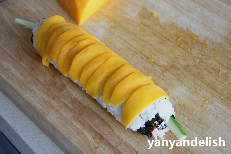 照燒鰻魚牛油果&海蝦沙拉芒果壽司的做法 步骤21