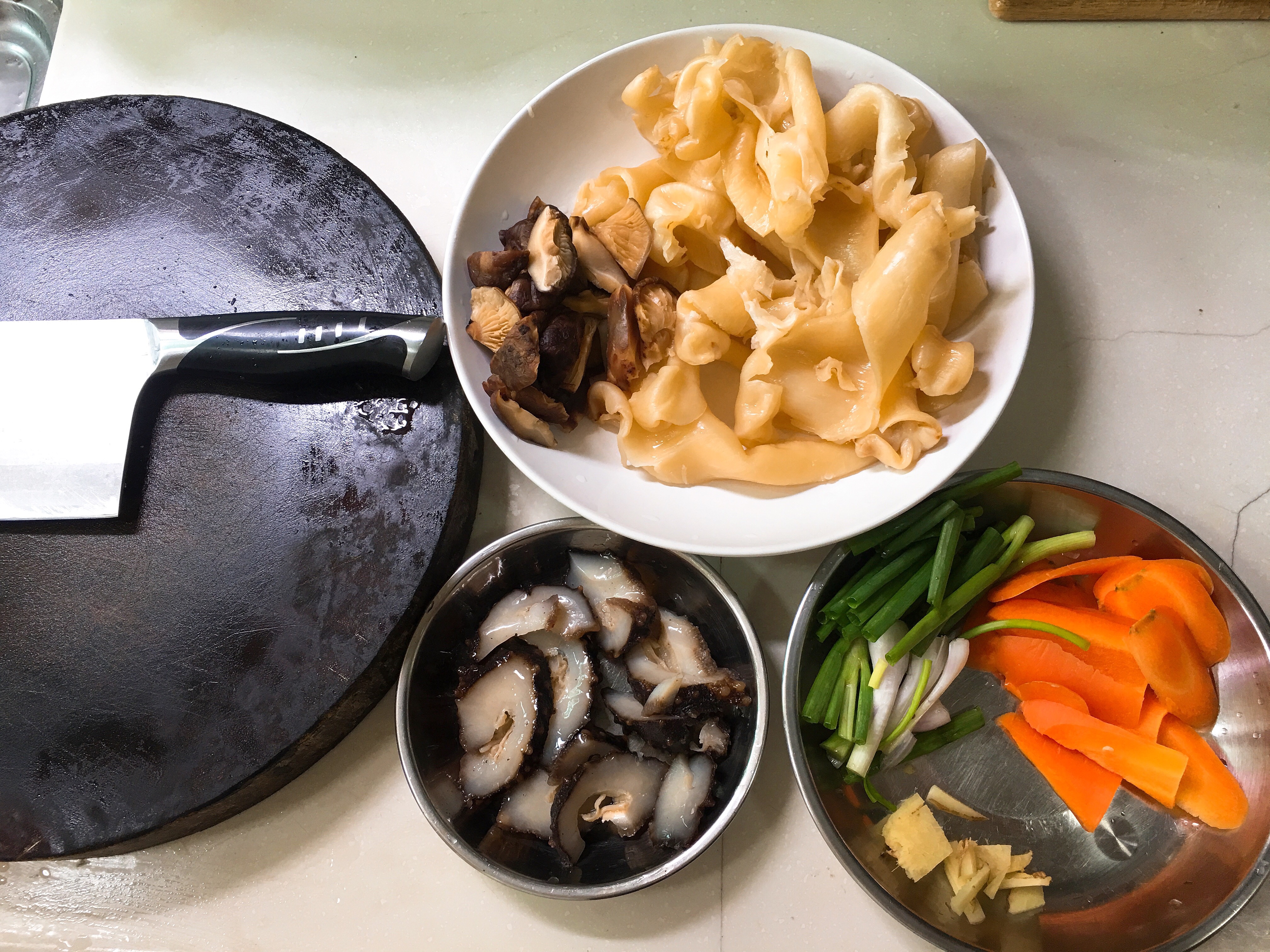 花膠海蔘花菇煲的做法 步骤1