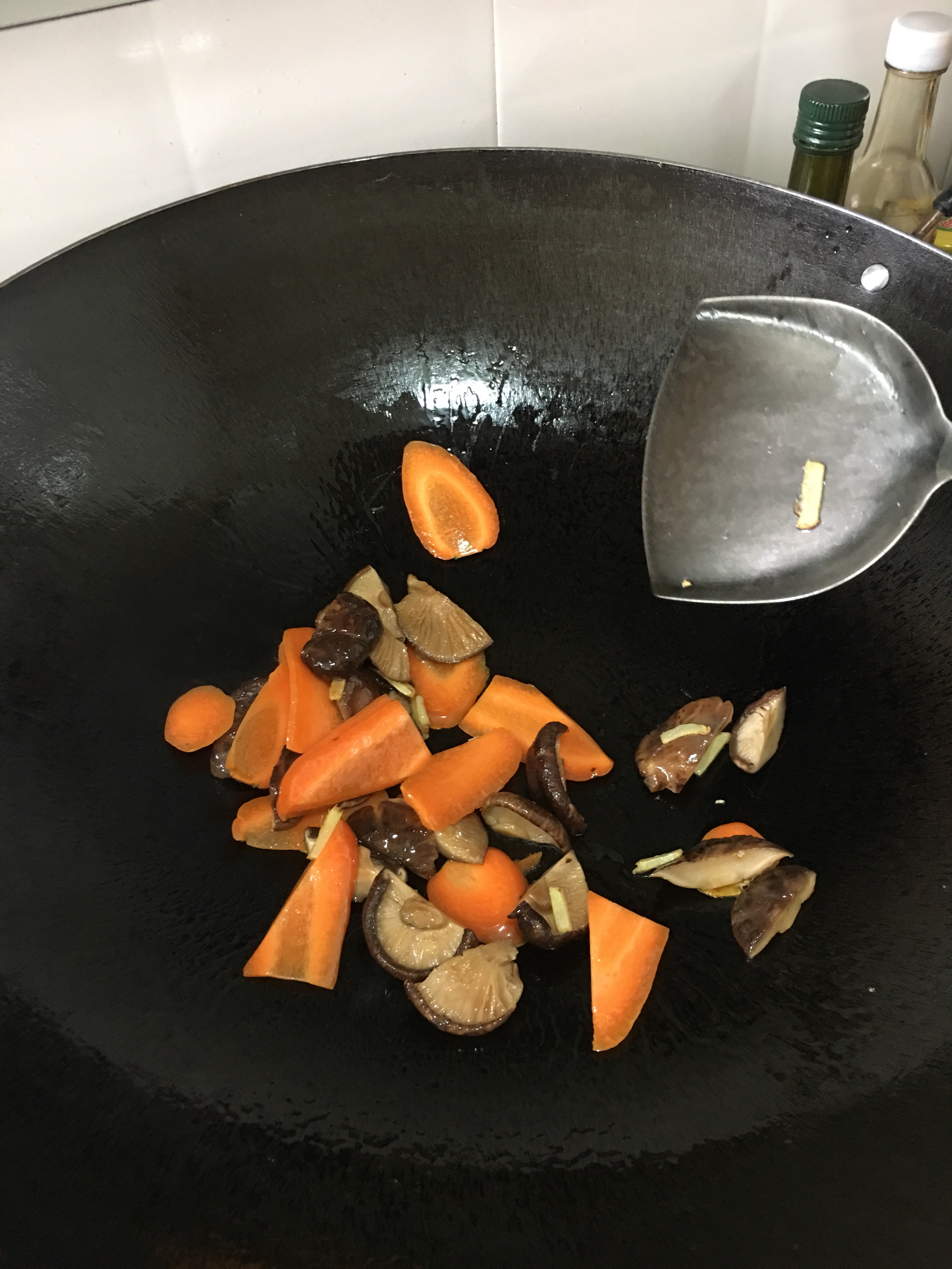 花膠海蔘花菇煲的做法 步骤3