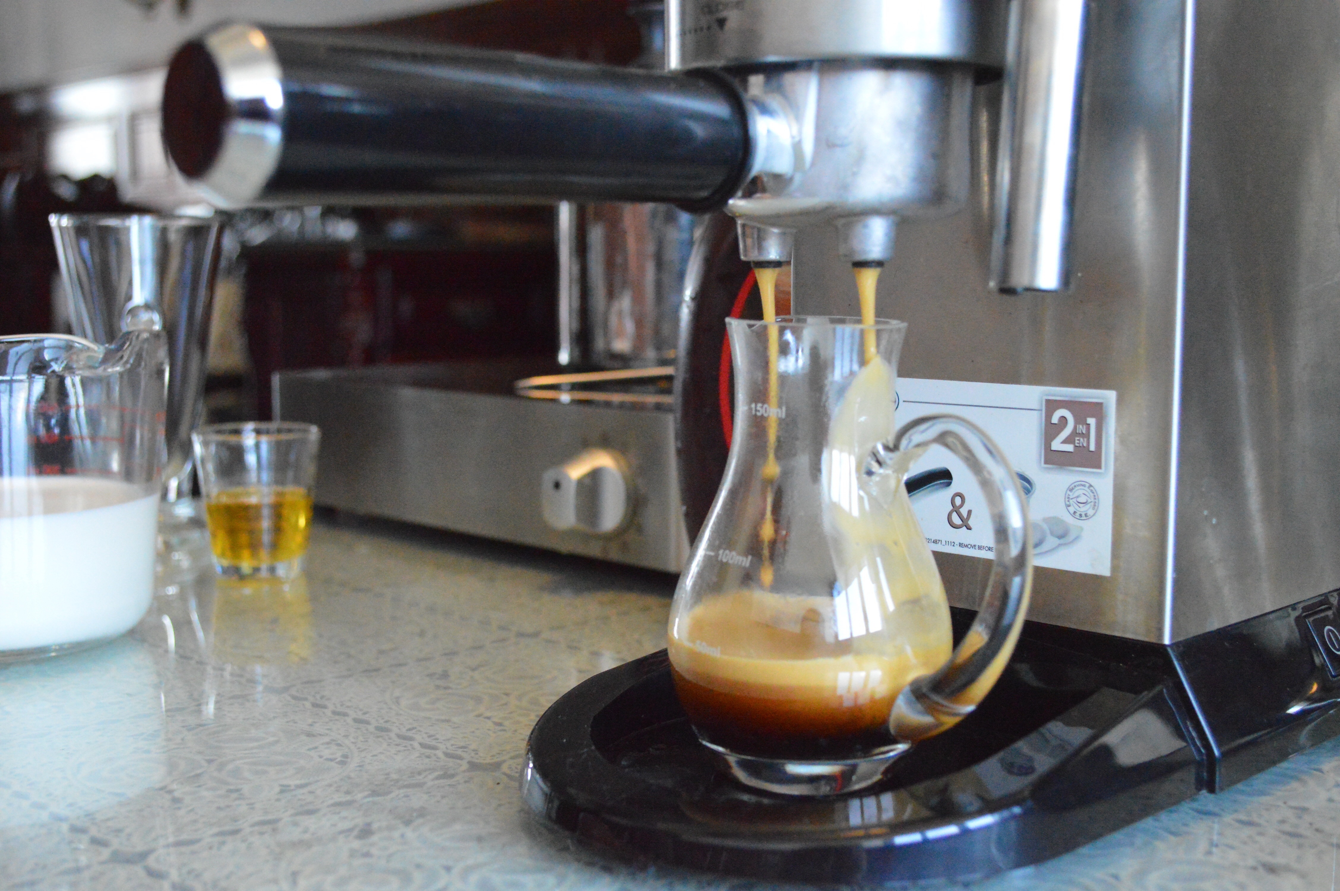 分層咖啡的做法 步骤2