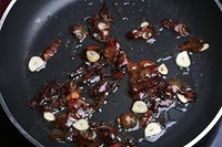 【金字美食廚房】蘆蒿炒臘肉的做法 步骤3
