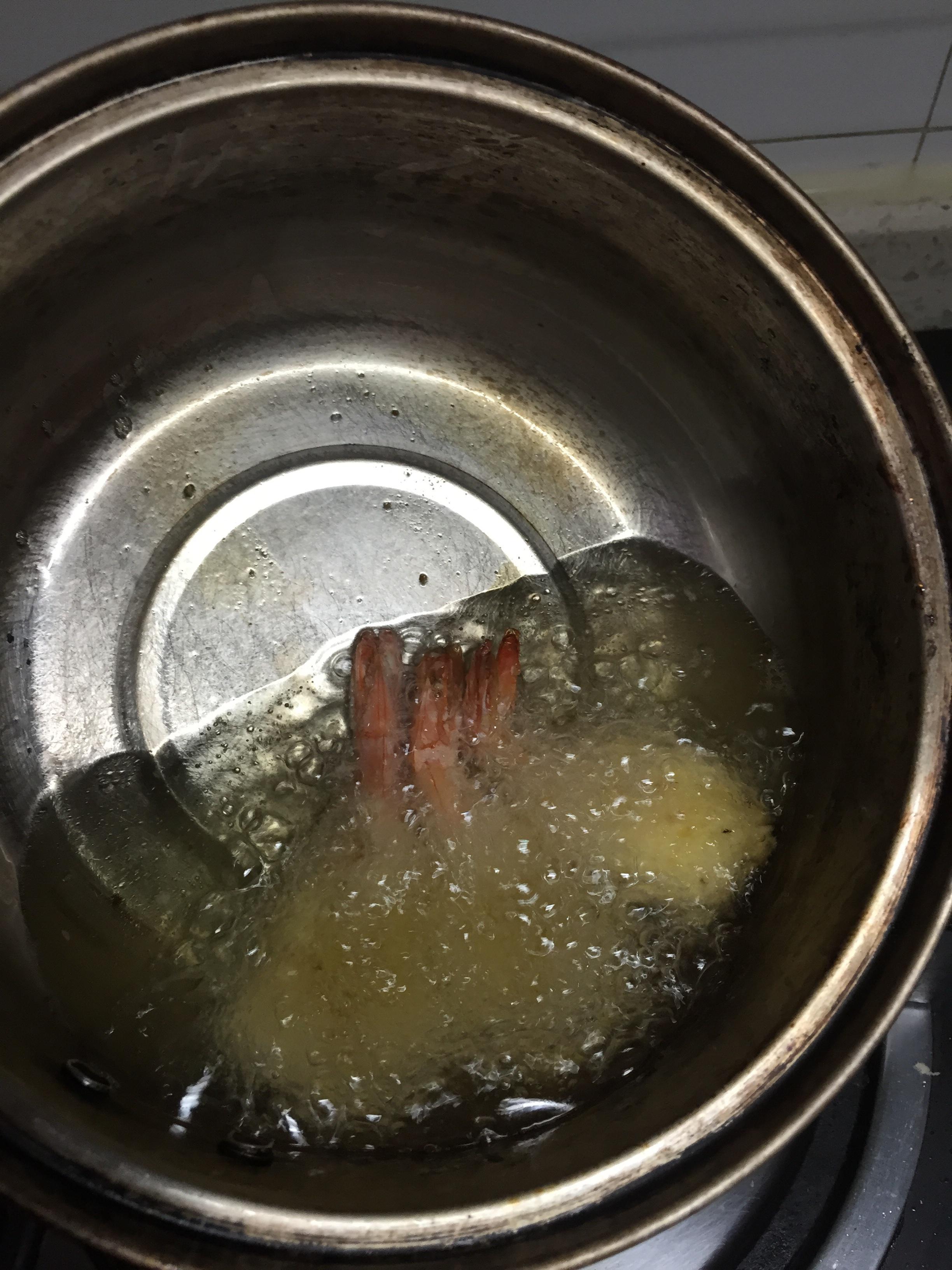 麪包糠炸蝦的做法 步骤6