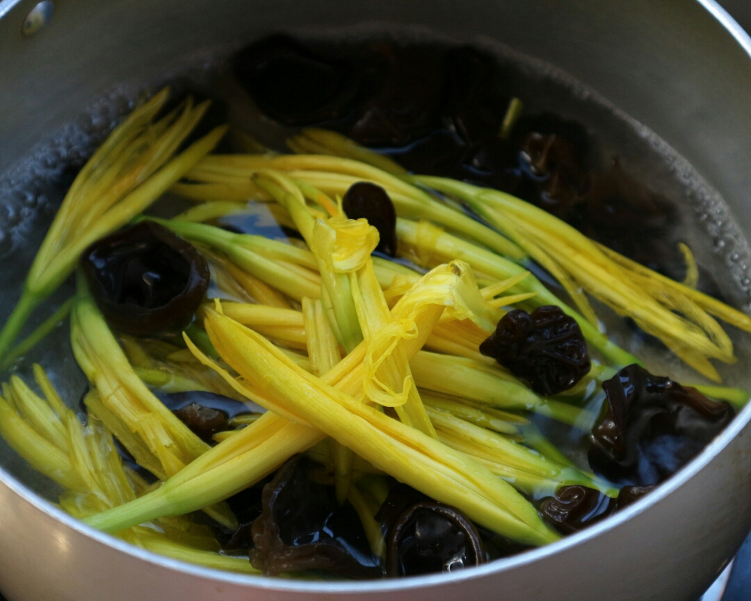 涼拌木耳黃花菜（鮮）的做法 步骤6