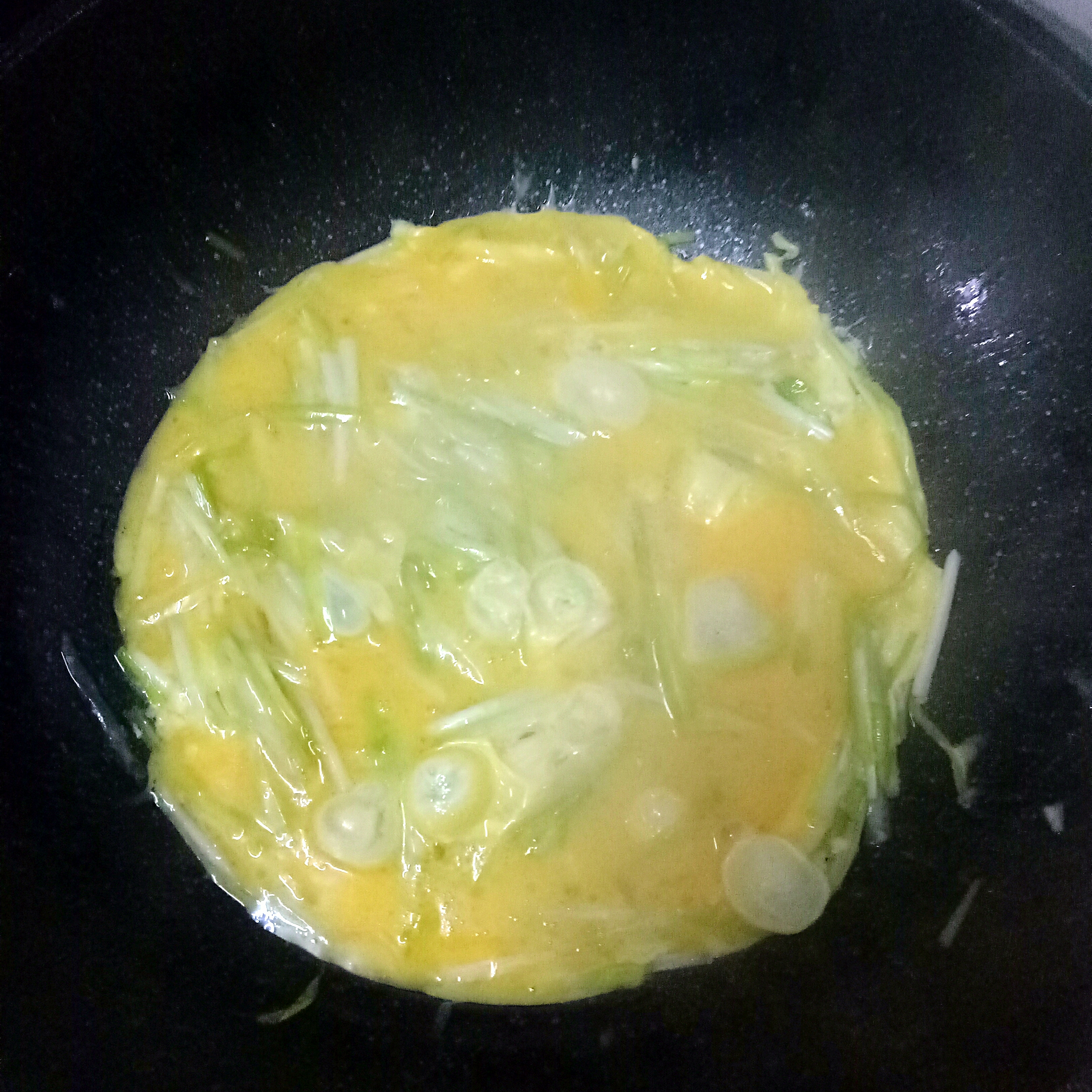 韭黃炒蛋的做法 步骤7