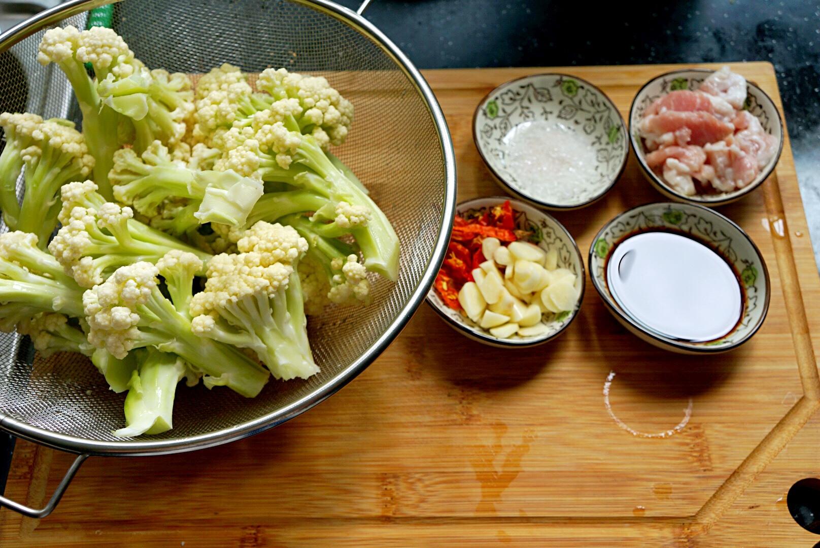 幹鍋有機花菜的做法 步骤1
